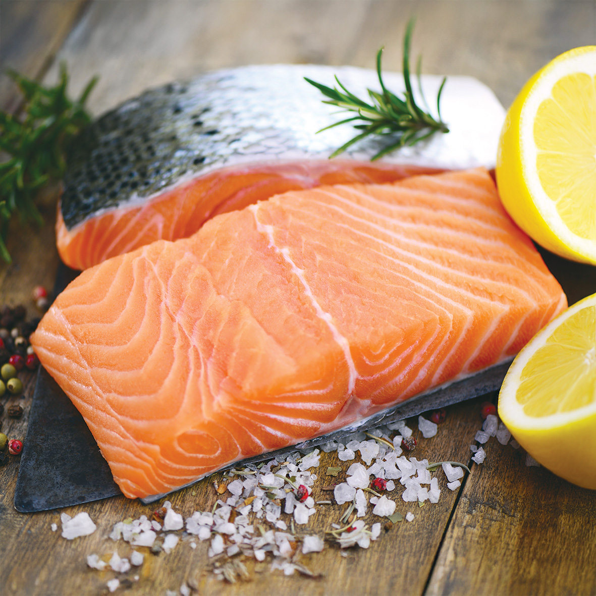 Gebackener Lachs mit Sojasauce: ein einfaches und schnelles Rezept, das Ihre Gäste begeistern wird