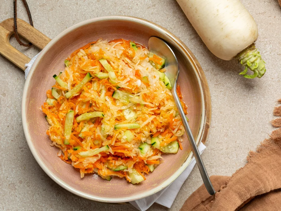 Es ist kein Kohlsalat mehr. Diese Vitaminbombe hat meine Küche erobert und verschwindet innerhalb einer Minute vom Tisch.