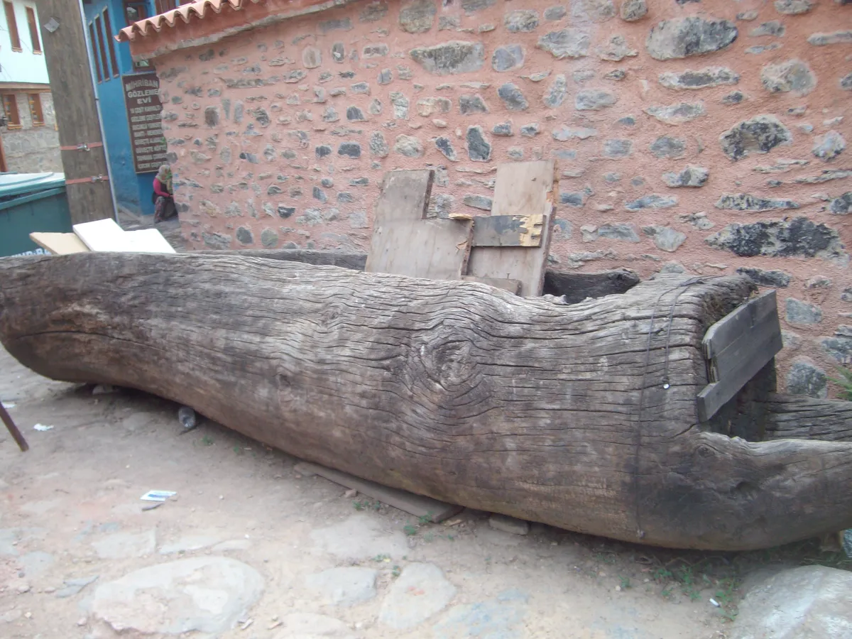 Nach 3000 Jahren tauchten Boote aus dem Flussbett auf. Sie enthüllen die Geheimnisse der Bronzezeit.