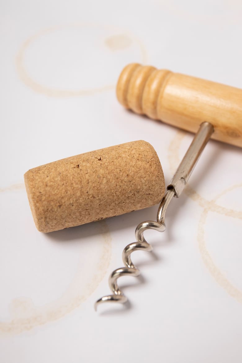 Legen Sie einen Korken in den Kühlschrank: Wozu dient das und warum empfehlen es so viele?