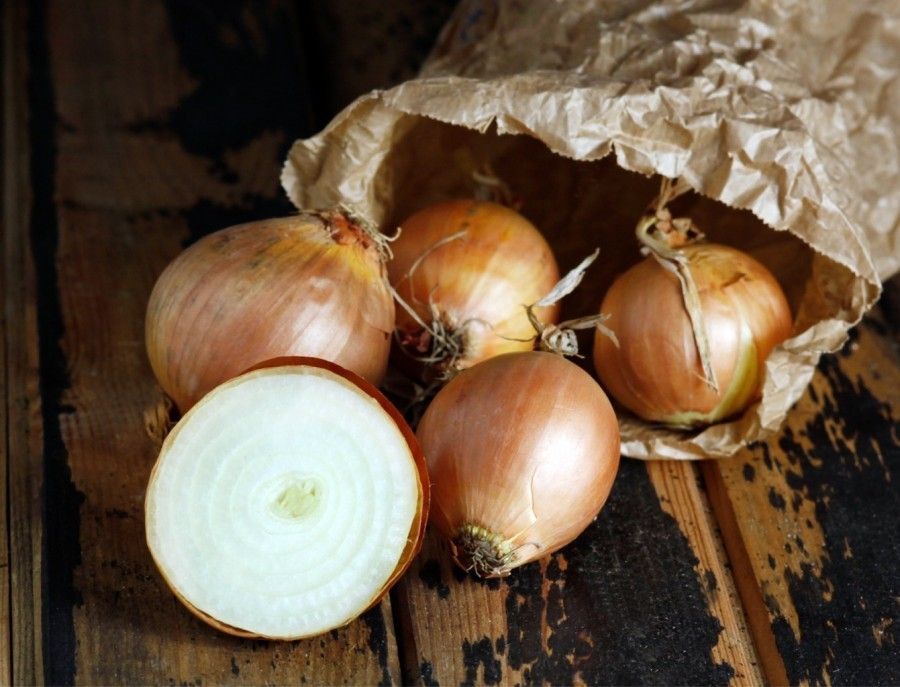 Eine clevere Methode zur Lagerung von Zwiebeln. So bleiben sie einen Monat lang frisch