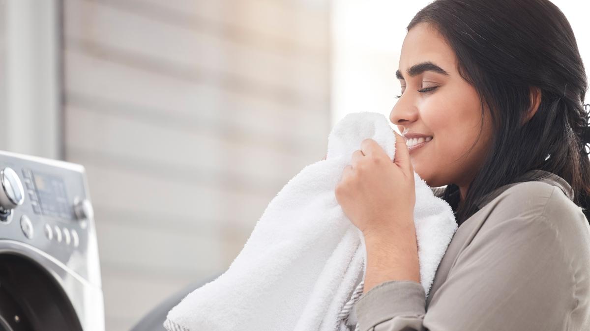 Ich gebe 2 Esslöffel davon anstelle von Weichspüler in die Waschtrommel. Die Wäsche duftet wunderbar und die Trommel strahlt vor Sauberkeit.